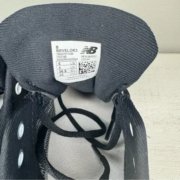 NWOT New Balance Fresh Foam Velo V3 Softball Cleats Women Size 6 - Picture 12 of 12